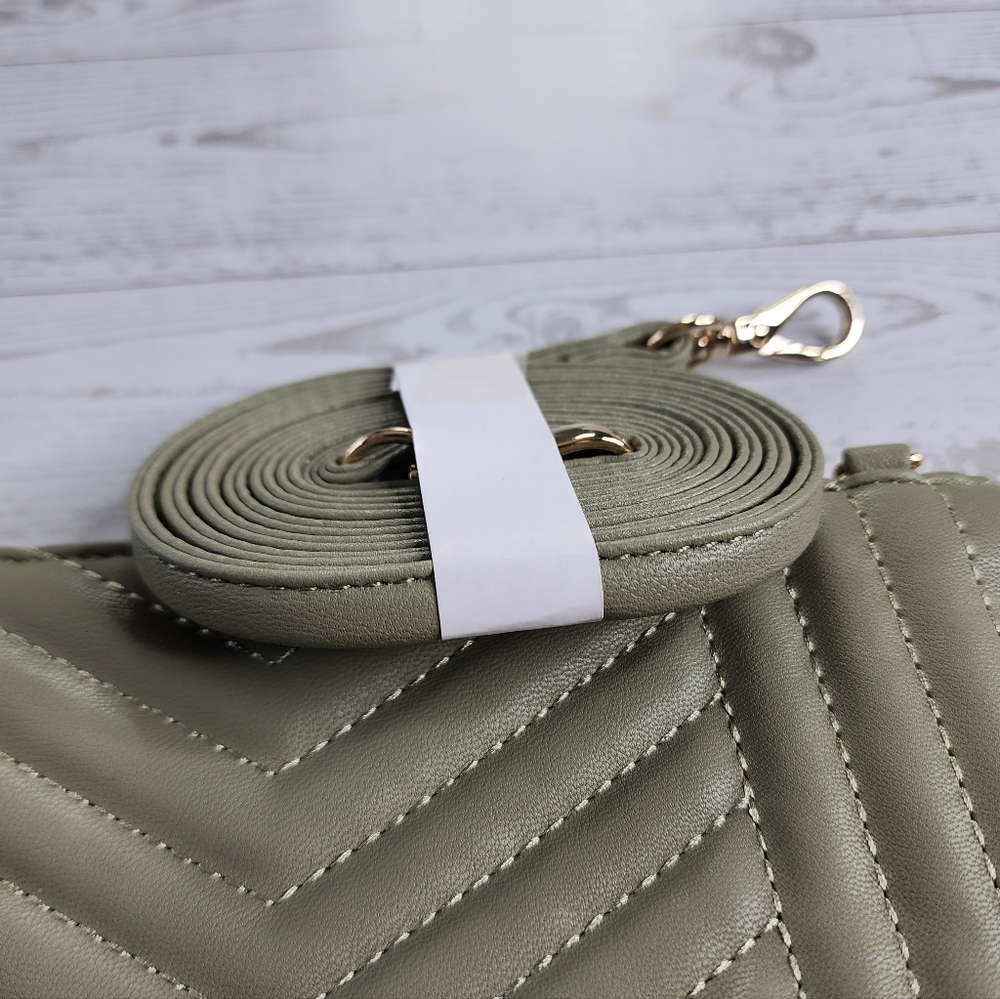 Crossbody Wristlet Bag Green NWT Amelie Galanti - Picture 6 of 16